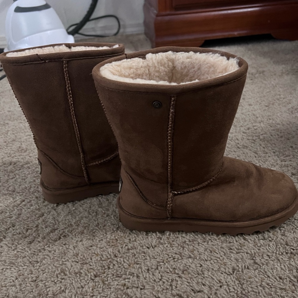 BearPaw Tan Shearling Lined Boots - Picture 5 of 10